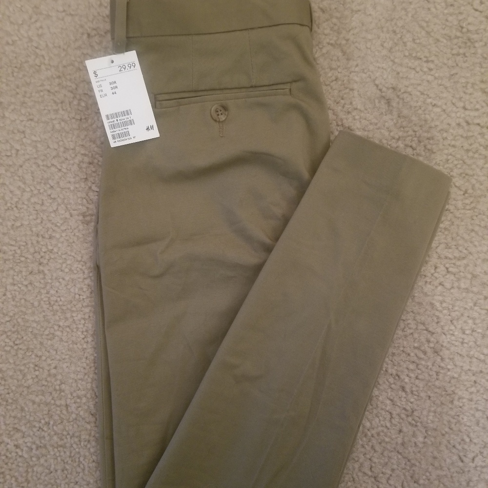 Skinny Fit Dress Pants in Khaki